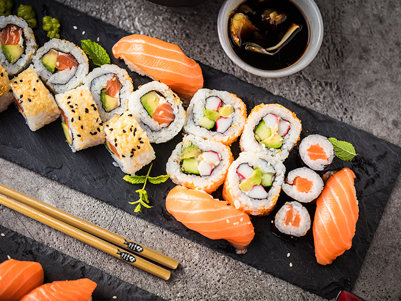 traditional Japanese sushi equipment